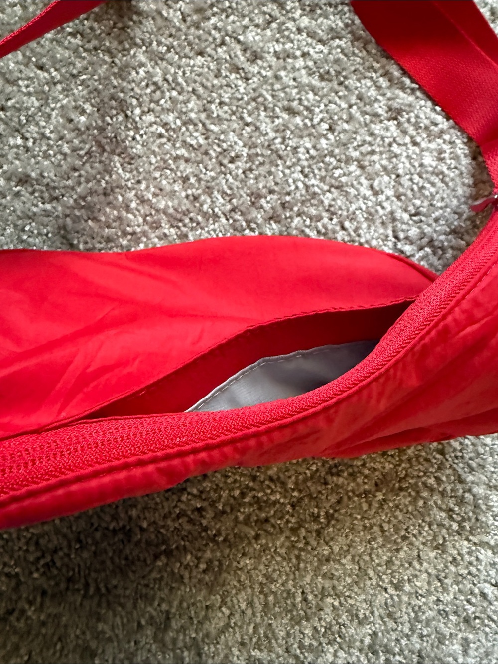 Baggallini Swift Crescent Bright Red Crossbody Bag - Picture 3 of 6